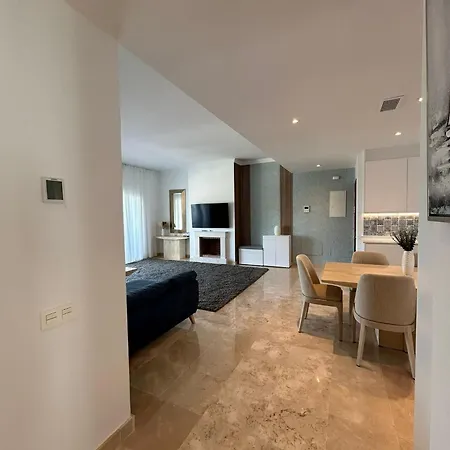 Luxury Sea View Penthouse Apartament *
