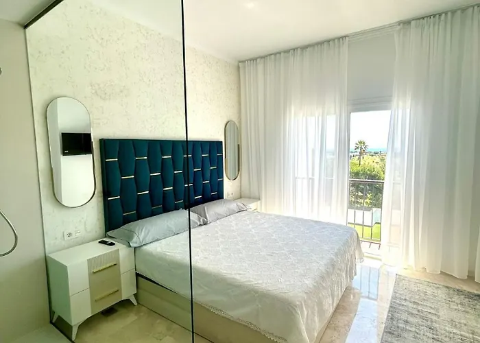 Luxury Sea View Penthouse 에스테포나