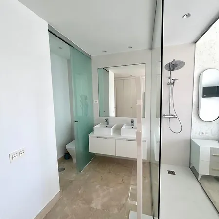 Luxury Sea View Penthouse شقة