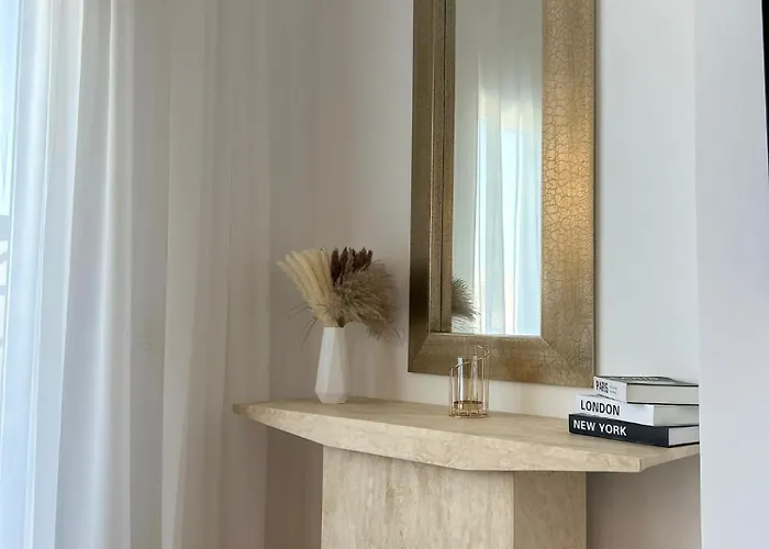 Luxury Sea View Penthouse * إِستيبونا